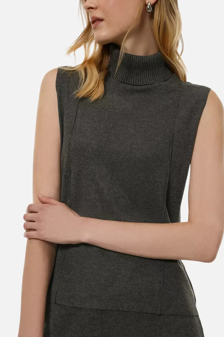 Soft-touch vest sweater - Image 7