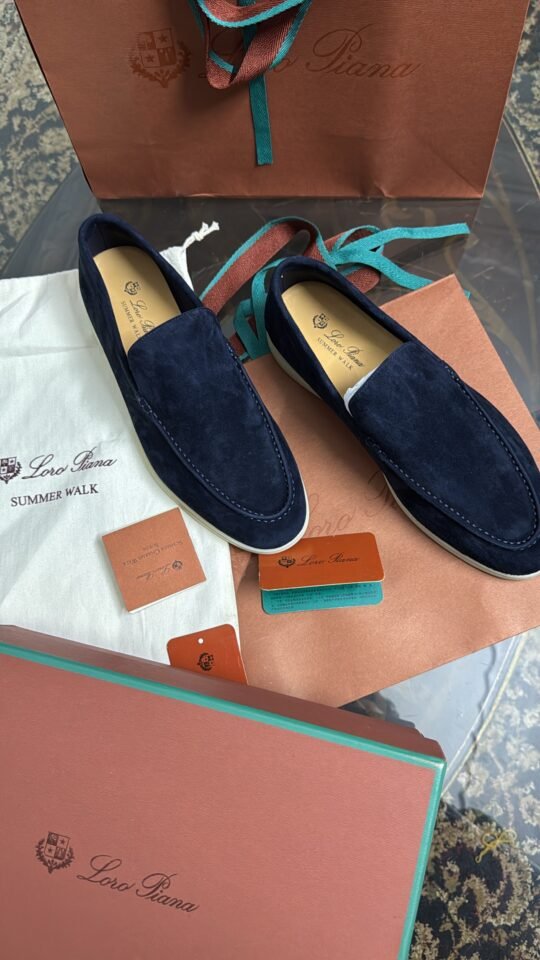 00 Loro Piana Summer Walk