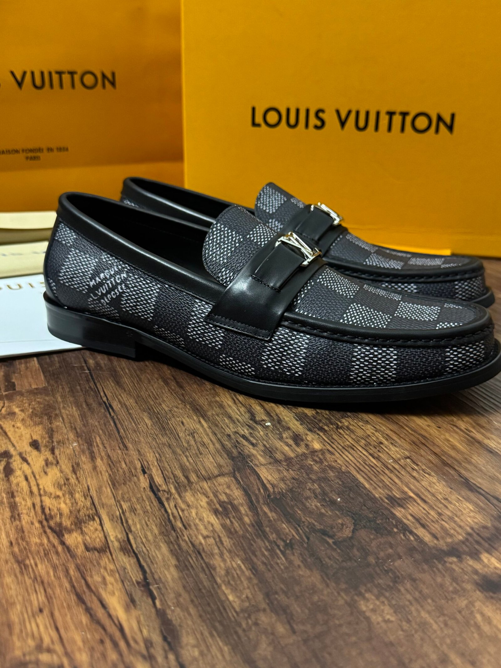 00 LV Major Loafer - Image 4