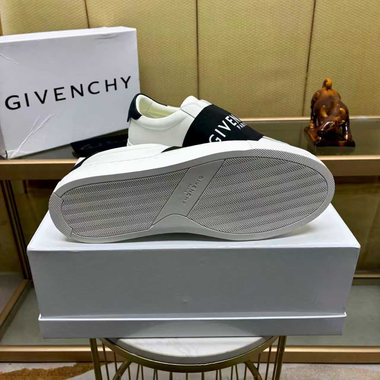 Givenchy Sneakers - Image 4