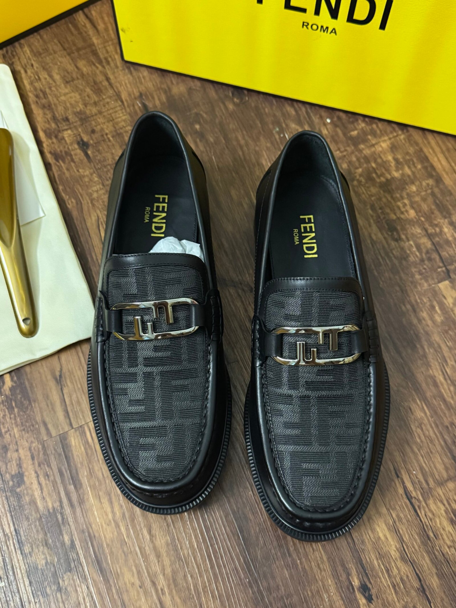 00 FENDI O'LOCK LOAFERS - Image 2