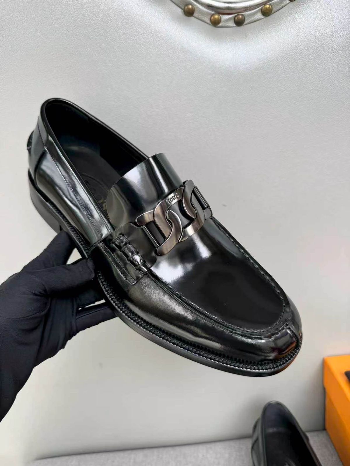 Tod’s chain-link detail loafers - Image 3